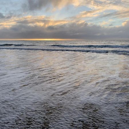 Sandpiper Motel Grasstree Beach Екстериор снимка