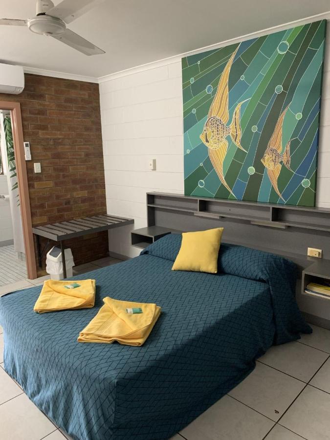 Sandpiper Motel Grasstree Beach Екстериор снимка