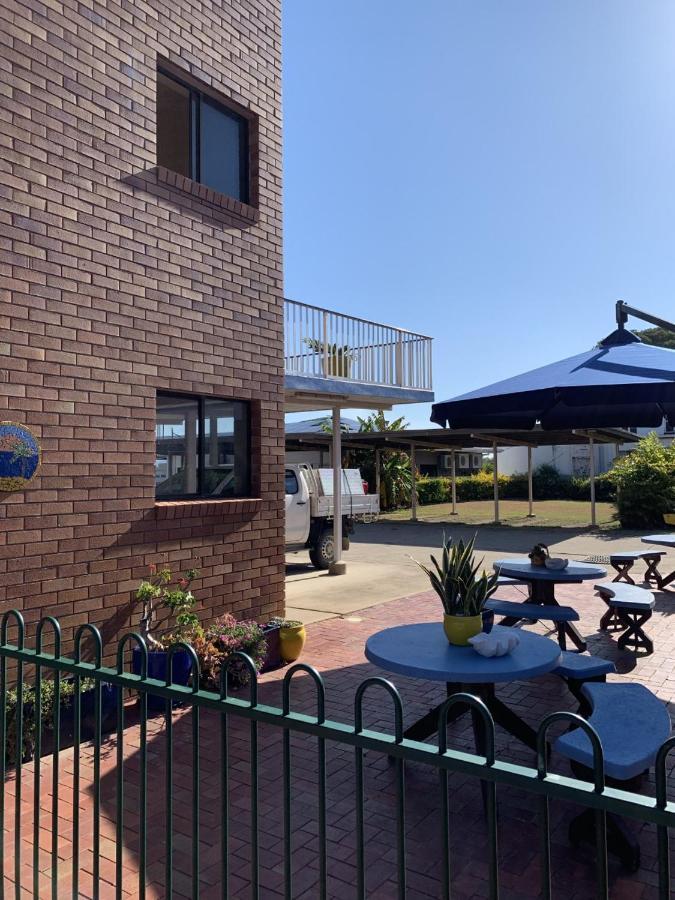Sandpiper Motel Grasstree Beach Екстериор снимка