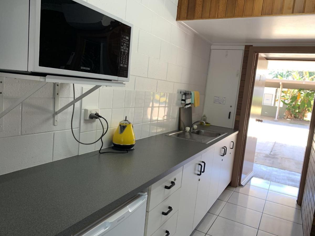 Sandpiper Motel Grasstree Beach Екстериор снимка