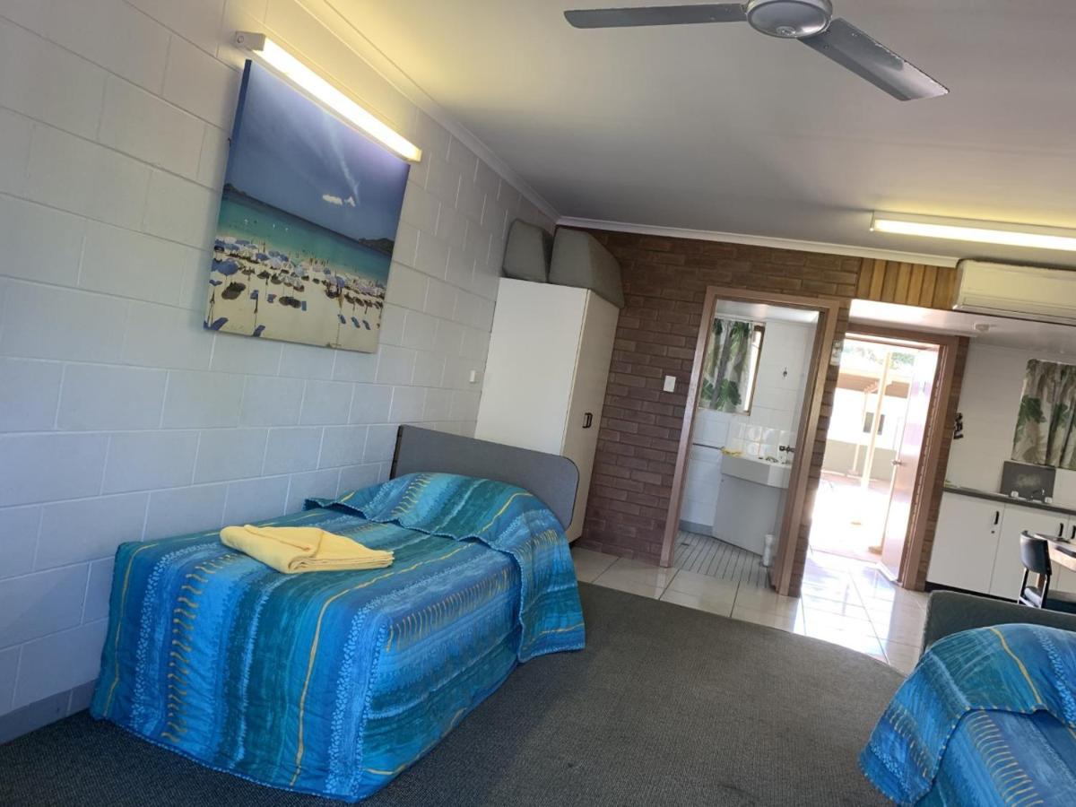 Sandpiper Motel Grasstree Beach Екстериор снимка