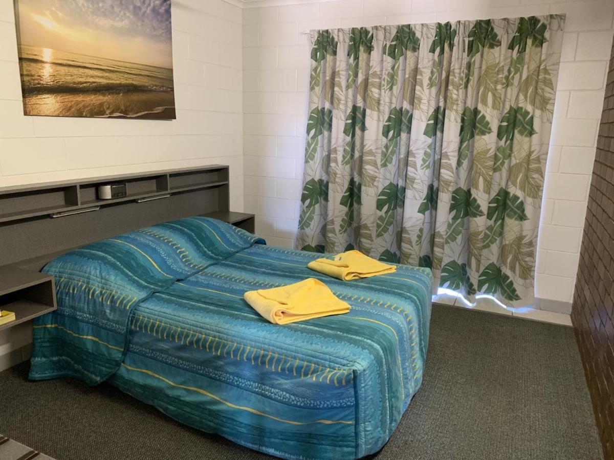 Sandpiper Motel Grasstree Beach Екстериор снимка