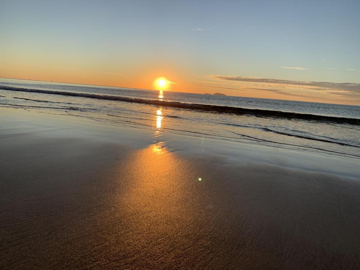 Sandpiper Motel Grasstree Beach Екстериор снимка